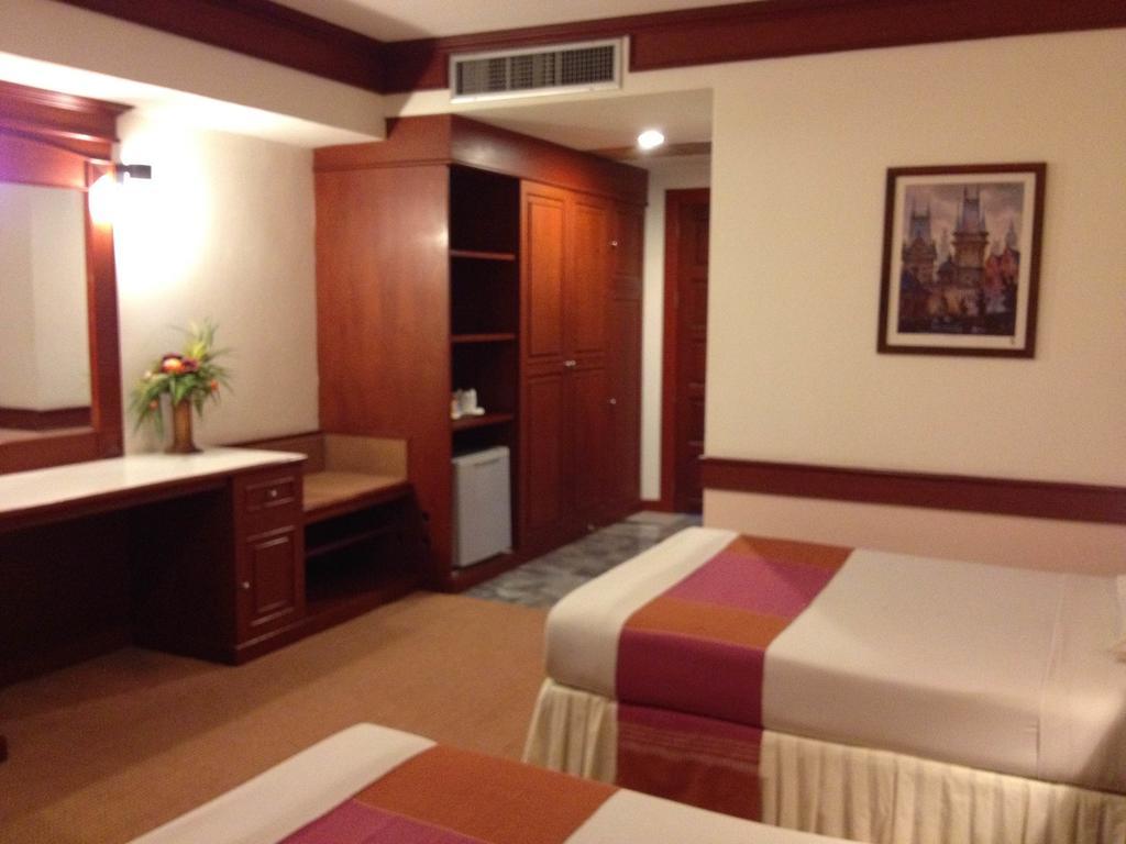 Raya Grand Hotel Nakhon Ratchasima Room photo