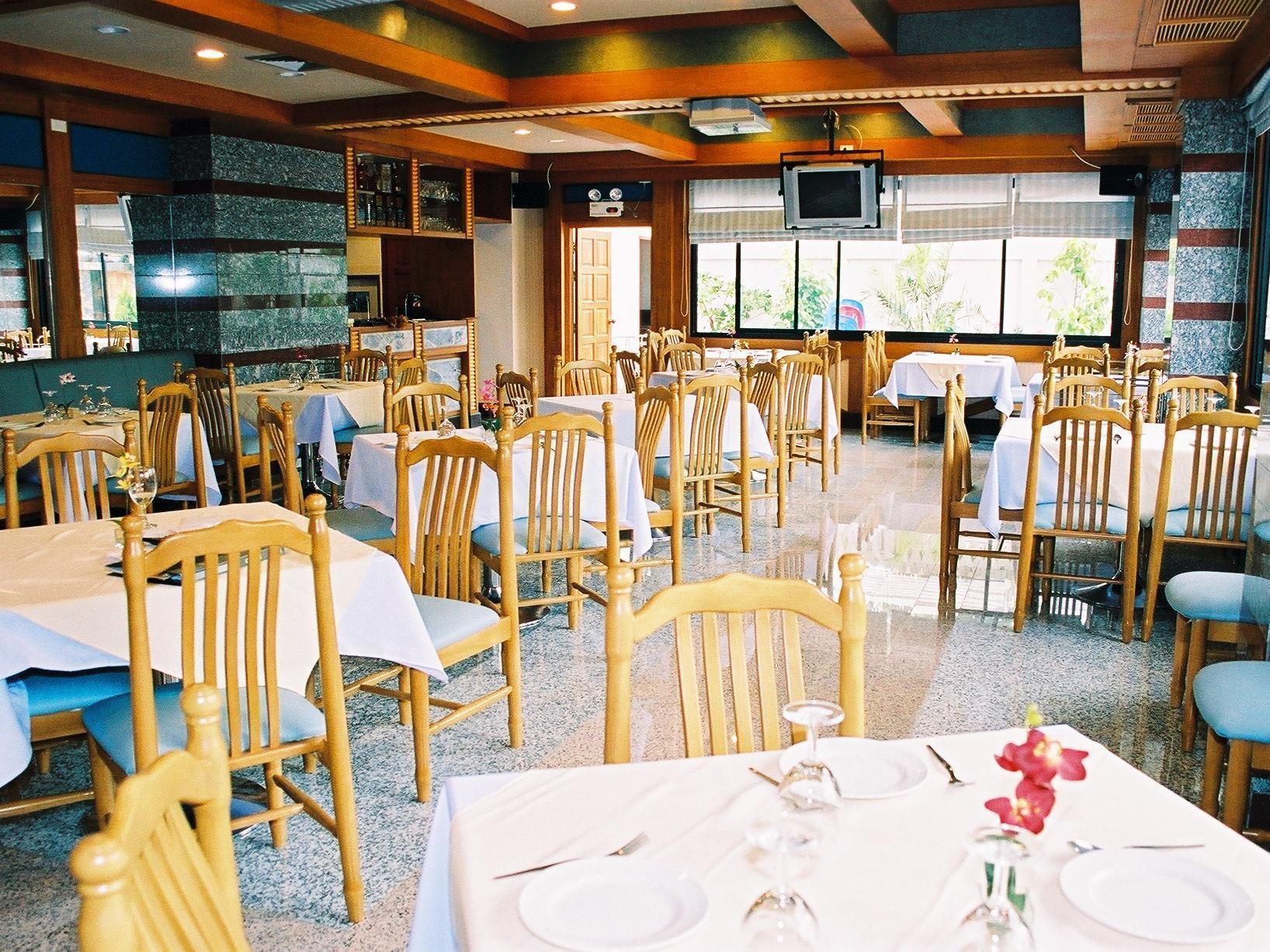 Raya Grand Hotel Nakhon Ratchasima Exterior photo