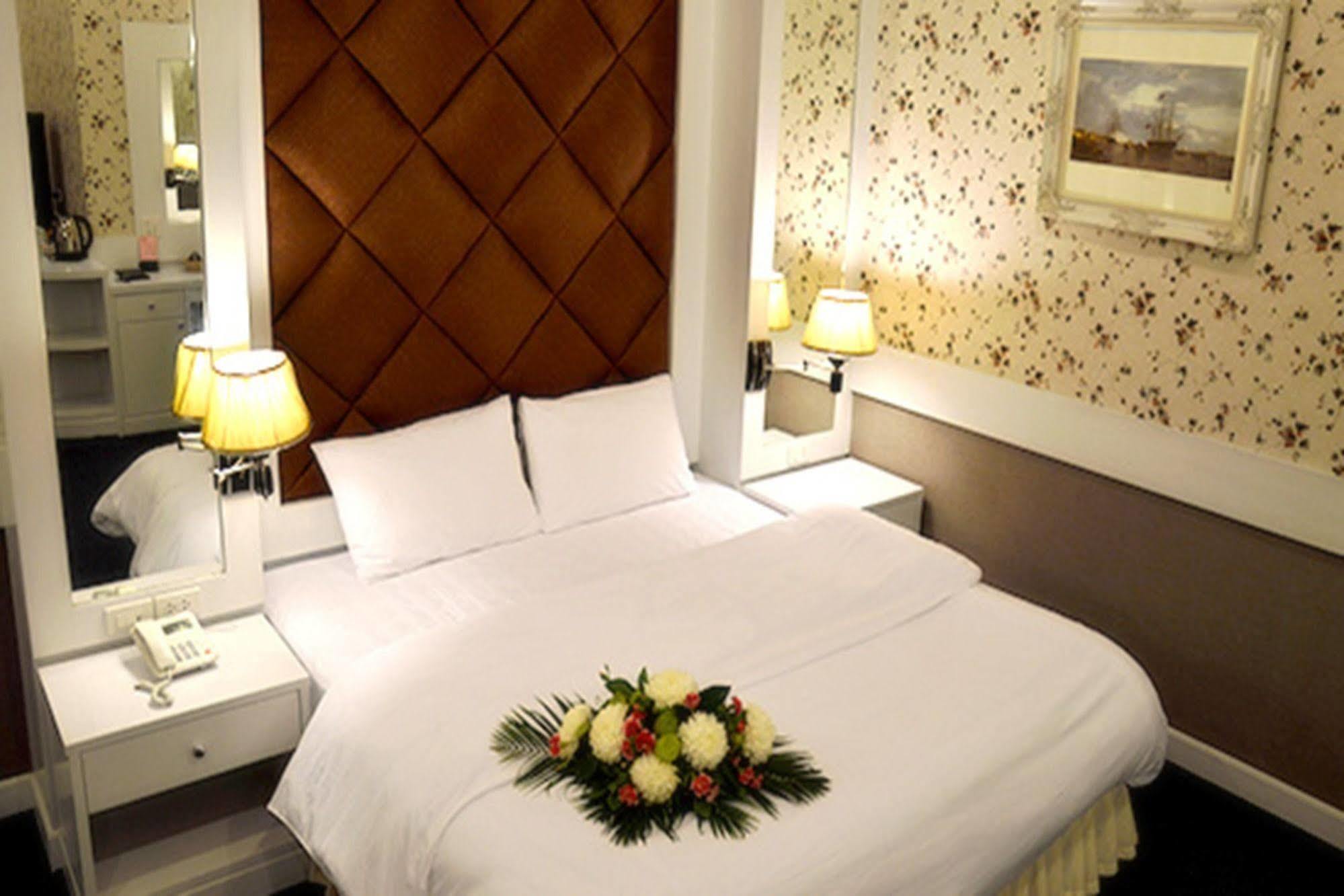 Raya Grand Hotel Nakhon Ratchasima Exterior photo