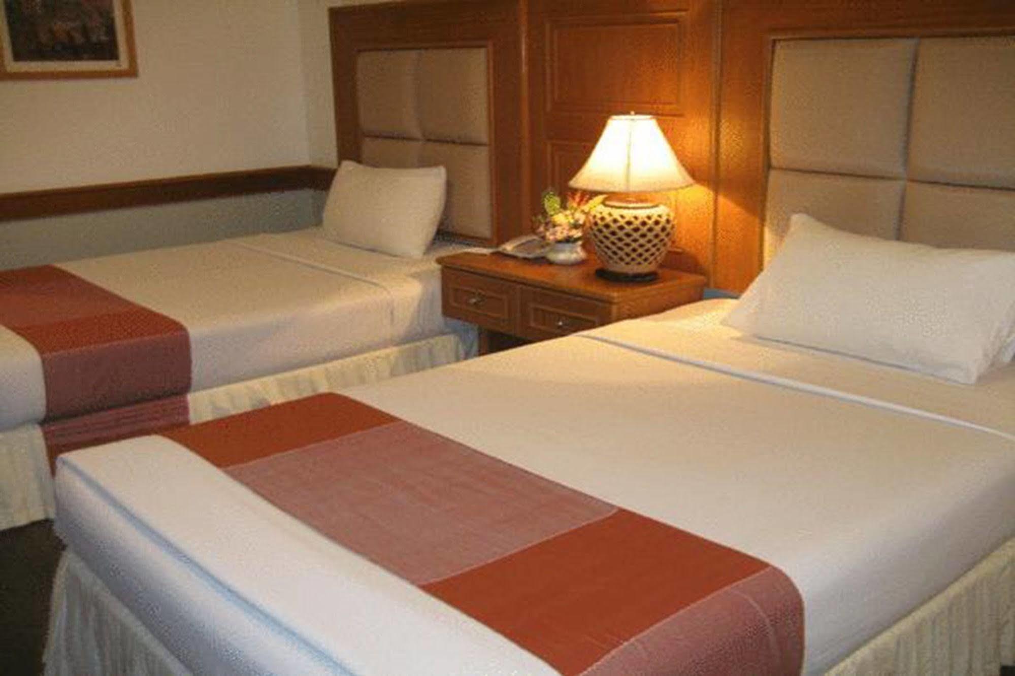 Raya Grand Hotel Nakhon Ratchasima Exterior photo
