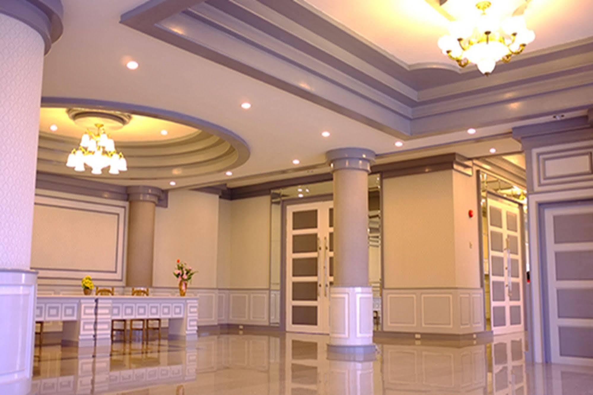 Raya Grand Hotel Nakhon Ratchasima Exterior photo