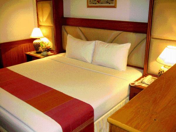 Raya Grand Hotel Nakhon Ratchasima Room photo